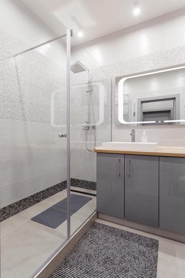 Grey Apartment 敖德萨 外观 照片